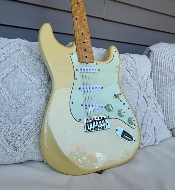 Squier II Stratocaster photo 1 of 8